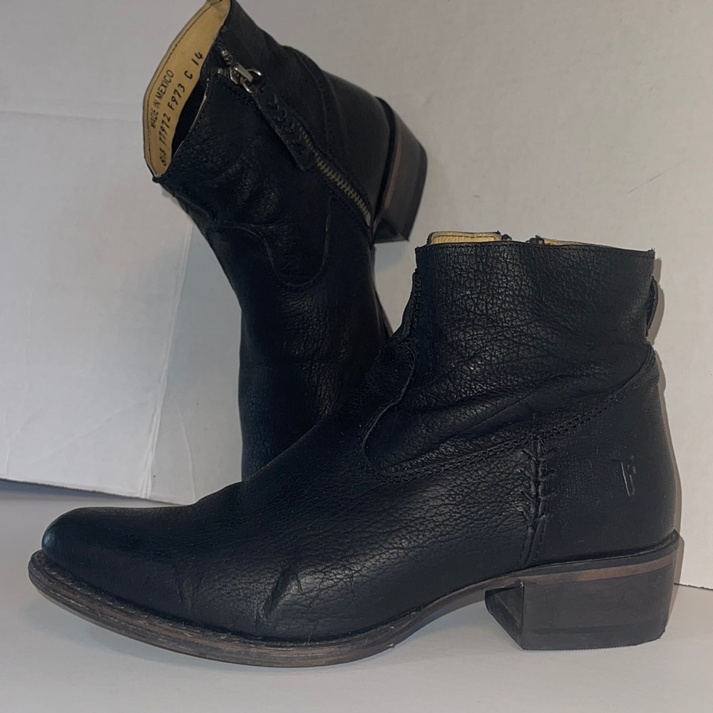 Women’s FRYE boots - size 8.5